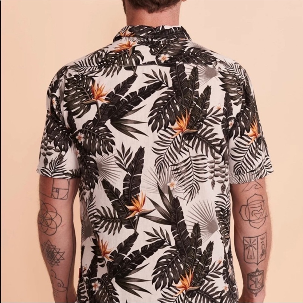 Public Beach | Men's LEAVES PRINT Short Sleeve Shirt | Size L - Picture 4 of 6